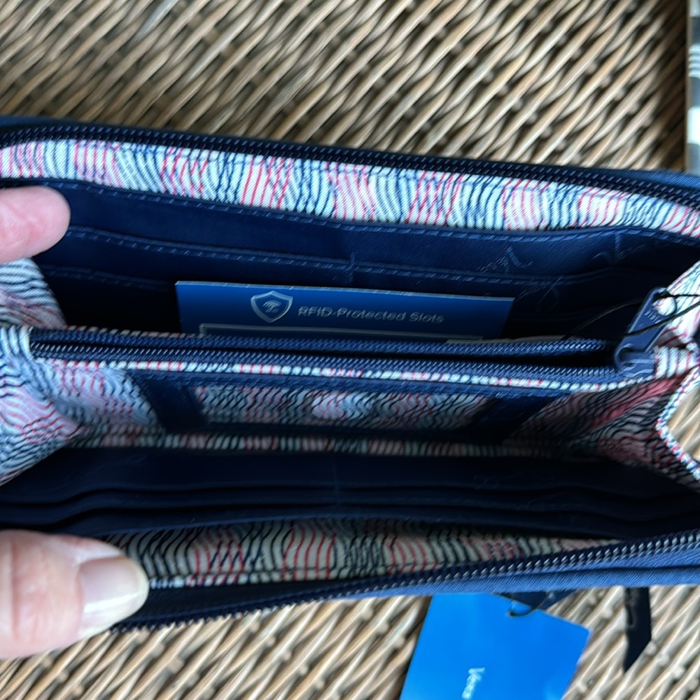 Vera Bradley Cuban Stamps Georgia Wallet NWT - Picture 2 of 2